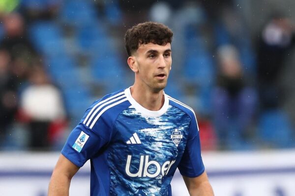 Chelsea interessado no defesa-central do Como, Jacobo Ramon