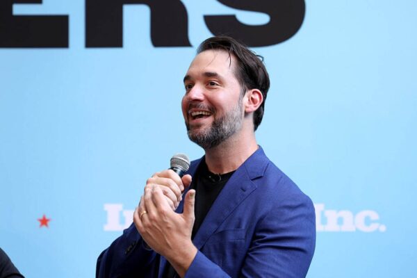 A empresa de capital de risco de Alexis Ohanian adquire a ONIT, empresa de cartões colecionáveis ​​​​de esportes universitários