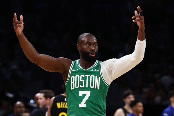 Brad Stevens não irá prever o futuro do Celtics, mas incluirá Jaylen Brown?