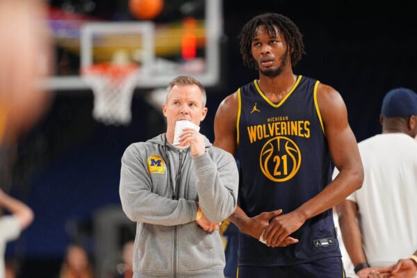 Por que Mavericks convocou Morez Johnson Jr. de Michigan, apesar da quadra de ataque carregada
