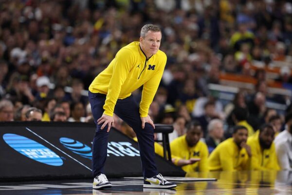A mudança de Dusty May para a NBA chocou os basquete universitários, mas havia sinais de que não deveria