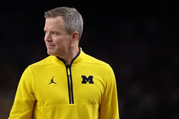 Dusty May pode evitar passos indesejados de fracassos anteriores de treinadores da faculdade para a NBA?