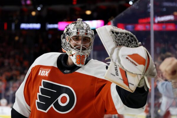 Philadelphia Flyers deve contratar o goleiro Dan Vladar para uma extensão de cinco anos em 1º de julho