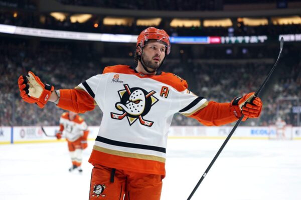Algum desses candidatos comerciais faz sentido para os Philadelphia Flyers?