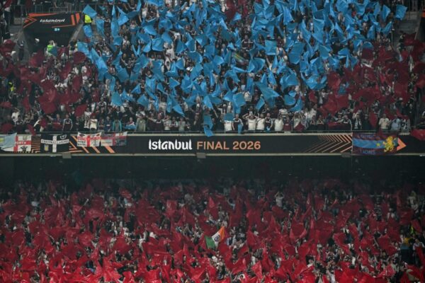 Aston Villa multado, com proibição suspensa de ingressos fora de casa por ‘bandeira discriminatória’ na final da Liga Europa