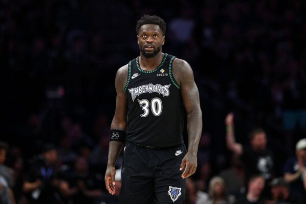Timberwolves trocam Julius Randle, escolha nº 28 no Draft da NBA, para Nets pela 33ª escolha