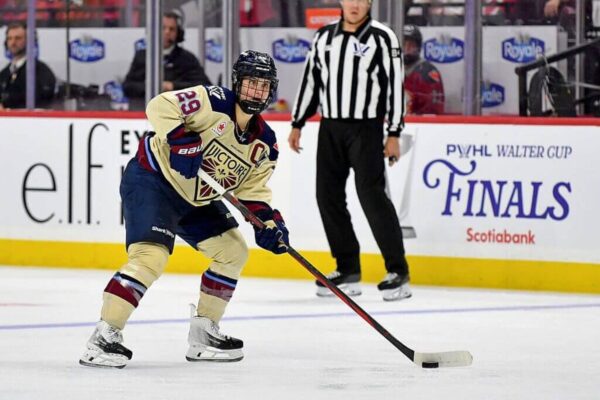 Montreal Victoire e estrela do Team Canada Marie-Philip Poulin serão submetidas a uma cirurgia no joelho