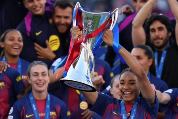 Salma Paralluelo se tornará a última jogadora do Barcelona a deixar o cargo como agente livre
