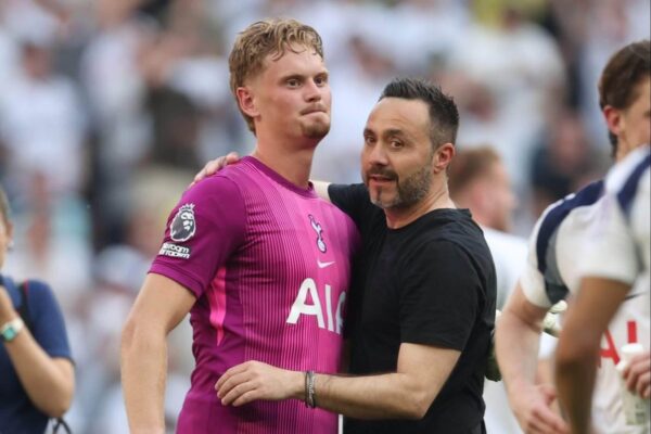 Tottenham chega a acordo total com Antonin Kinsky sobre melhoria de contrato