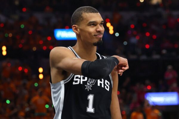 Os 10 momentos que tornaram Victor Wembanyama uma TV obrigatória durante os playoffs da NBA