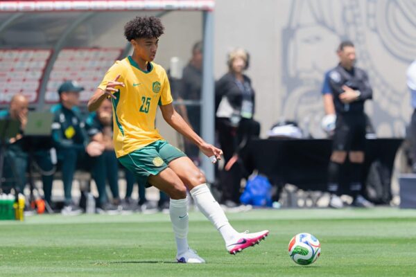 O zagueiro australiano Lucas Herrington, 18, atrai o interesse do Barcelona antes do confronto da USMNT