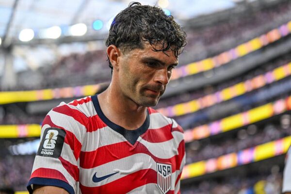 Christian Pulisic fora dos EUA x Austrália devido a uma lesão na panturrilha