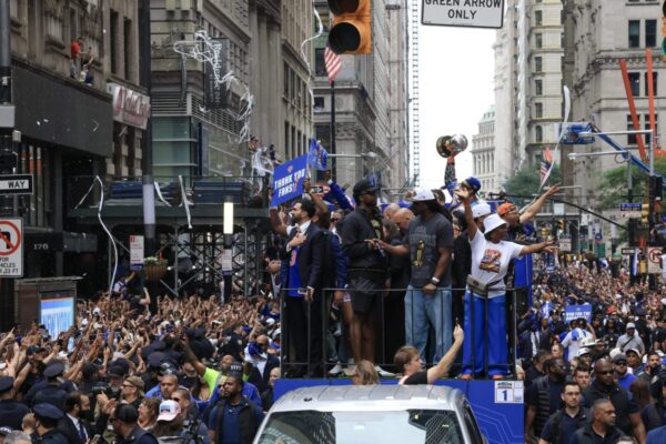As vibrações e sons do desfile do campeonato da NBA dos Knicks