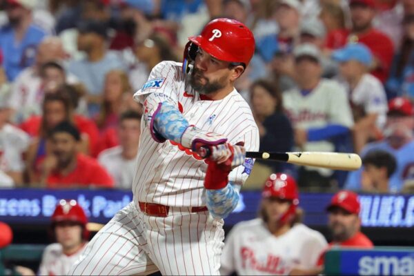 Phillies ganhando impulso com cada rebatida de Kyle Schwarber com a chegada do verão