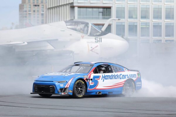 O que saber sobre a histórica corrida da NASCAR em San Diego na Base Naval de Coronado
