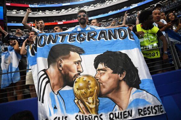 Uma homenagem à terra de El Diego e Lionel: a história de Muchachos, o canto preferido da Argentina