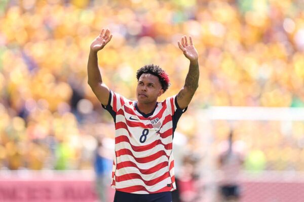 Varejistas com poucas camisas da USMNT em repetição do problema de fornecimento de hóquei olímpico