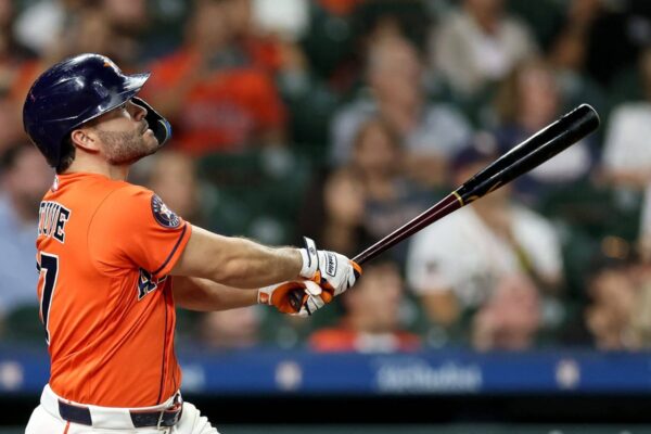 Jose Altuve, frustrado e ‘chateado’, dá duas grandes oscilações ao tentar reviver sua temporada