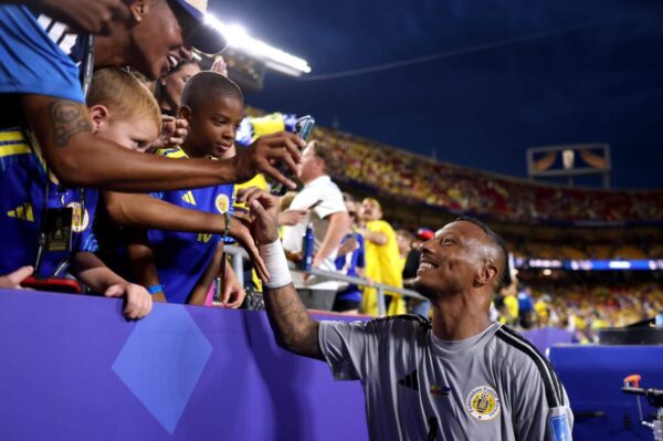 Eloy Room passou o ano passado treinando sozinho. Agora ele é o herói de Curaçao na Copa do Mundo