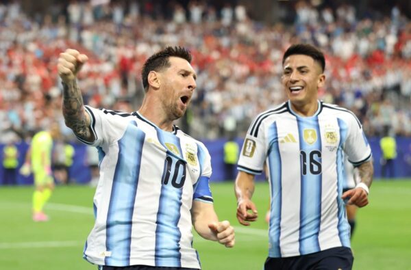 Lionel Messi quebra o recorde de gols em Copas do Mundo na vitória da Argentina sobre a Áustria. Foi assim que ele fez
