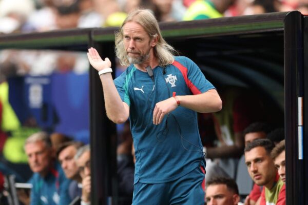 Conheça a arma secreta de Portugal na Copa do Mundo – a bola parada ‘obsessiva’ com looks hair metal