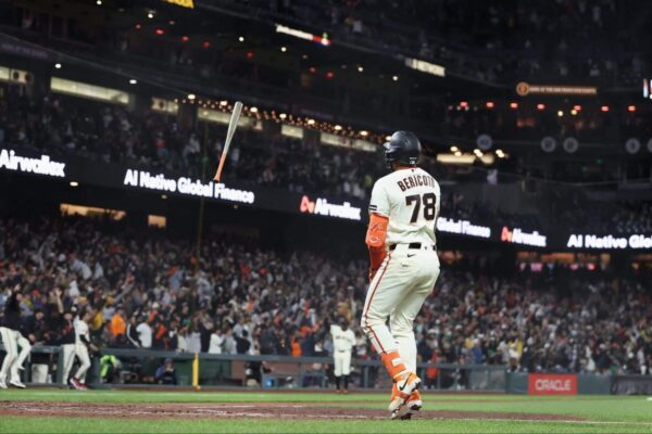É o melhor cenário para os Giants após o home run de Victor Bericoto