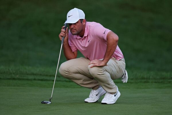 Scottie Scheffler e Viktor Hovland decidirão o Travellers Championship com playoff de morte súbita na segunda-feira
