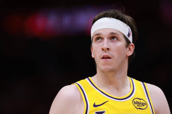 Austin Reaves permanecerá no Lakers e concorda com contrato de quatro anos no valor de US$ 185 milhões: Fontes