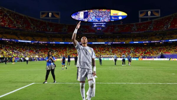 O goleiro de Curaçao, Eloy Room, apresenta desempenho ‘inacreditável’ contra o Equador