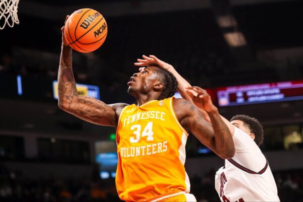 Wizards adicionam a escolha nº 46, Felix Okpara, na segunda rodada de negociação na noite final do draft