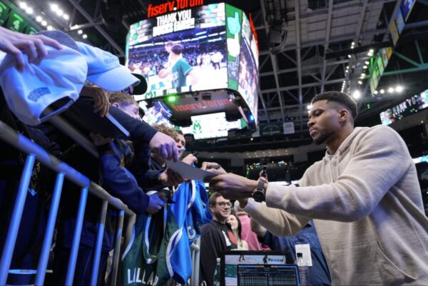 As chances de título da NBA disparam após a negociação de Giannis Antetokounmpo