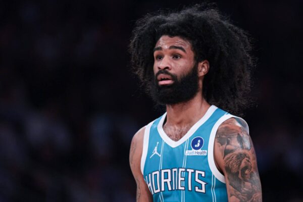 Coby White concorda com contrato de 3 anos para retornar ao Hornets: Fontes