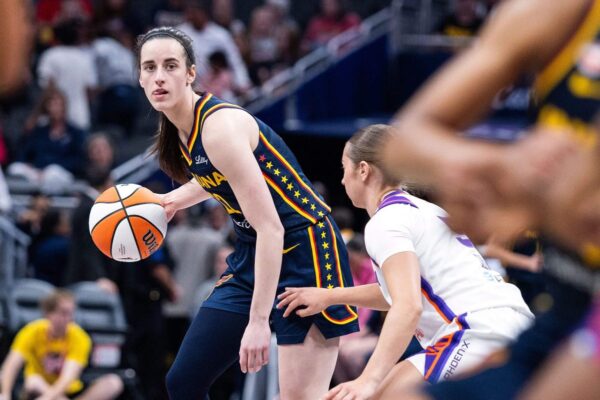 WNBA não vai rescindir a falta técnica de Caitlin Clark no jogo Fever-Mercury