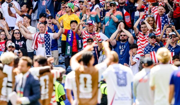 O cruzamento da USMNT com ‘Country Roads’: como a música se tornou um hino da Copa do Mundo