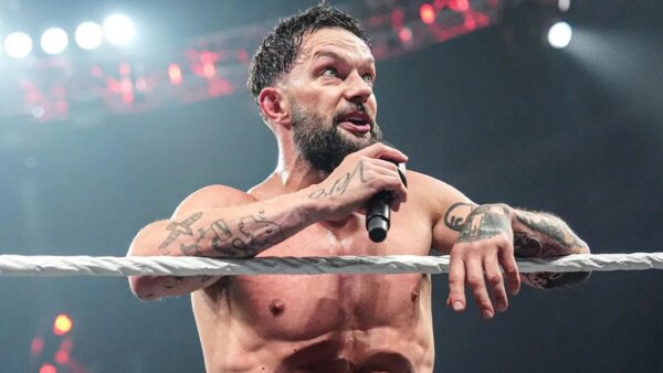 WWE: Finn Balor ficou com o coração partido após o momento emocionante do WWE RAW
