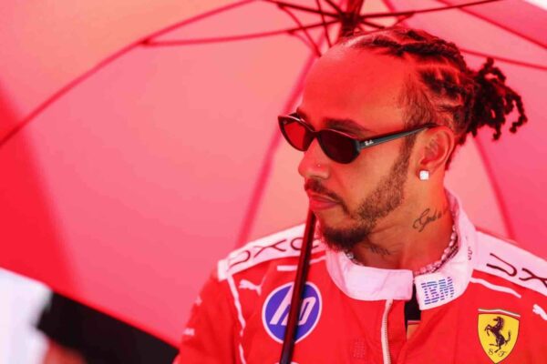 Perguntas sobre a lesão silenciosa de Lewis Hamilton. Mais: Kimi Antonelli lidera cedo na Áustria