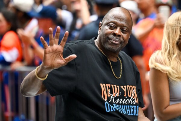 “Estou enojado”: ​​Dave Portnoy critica o desrespeito total de Patrick Ewing da prefeitura enquanto a gafe da camisa do Knicks Parade se torna viral