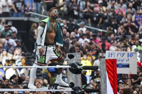 2 razões pelas quais Jey Uso deveria vencer o WWE King of the Ring e 2 razões pelas quais ele não deveria