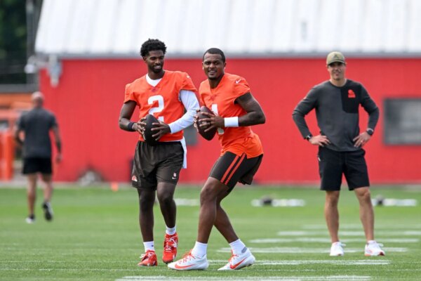 “Shedeur Sanders preencheu a lacuna”: Deshaun Watson recebe um grande aviso de um membro da NFL enquanto o filho do treinador Prime olha para o emprego no Browns QB1