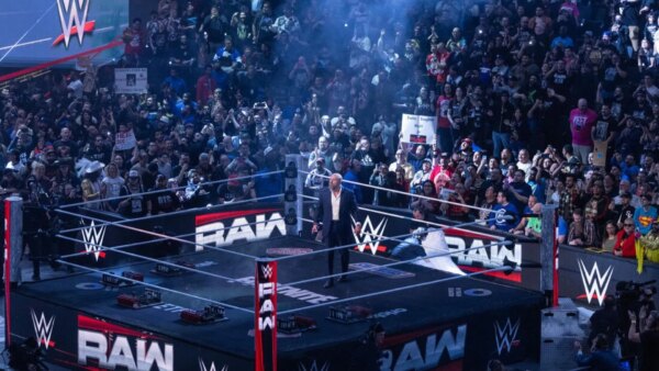 Grande estrela da WWE quebra o silêncio após o retorno surpresa do RAW