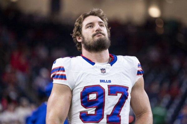 “100% anos cortados de suas carreiras”: o analista do Barstool culpa o pai de Joey Bosa enquanto o ex-Bills LB contempla a aposentadoria após 10 temporadas