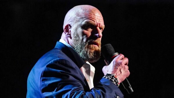 QUEBRANDO: Triple H finalmente encerra a amada equipe da WWE no SmackDown depois de anos