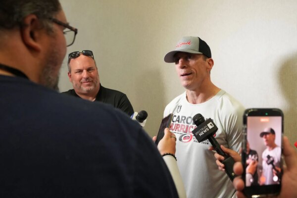 “Rod Brind’Amour esnobado novamente” – os fãs da NHL reagem à classe do Hockey Hall of Fame de 2026