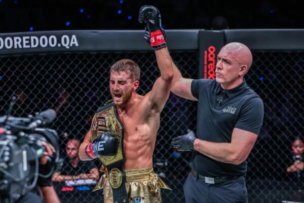 “Mal posso esperar para recuperar meu título mundial de Muay Thai”