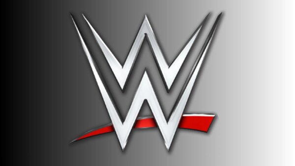 Ausente estrela da WWE, hit “com 87 tiros de cadeira” atualiza os fãs