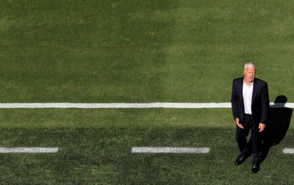 O técnico da França, Didier Deschamps, diz que o campo do MetLife Stadium é ‘muito difícil’ para os músculos dos jogadores