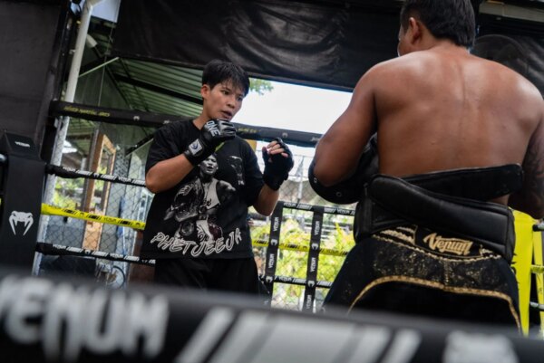 The Inner Circle: “Estou esperando há três anos” – Phetjeeja declara suprema confiança antes de sua tão esperada disputa pelo título de Muay Thai