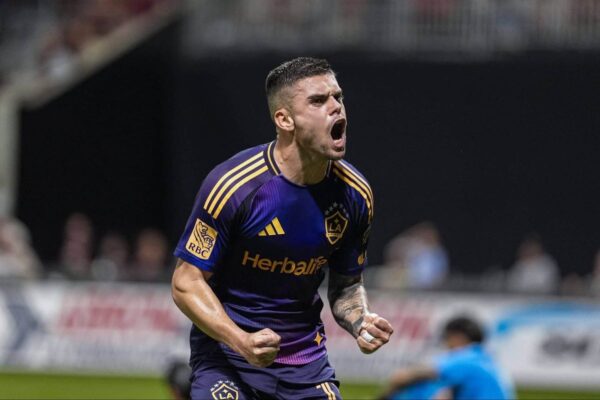 LA Galaxy rejeita oferta de US$ 8 milhões pelo ala Gabriel Pec do Cruzeiro