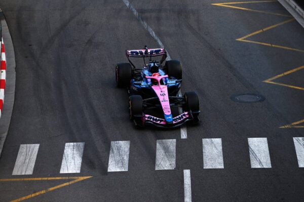 Mercedes retira petição para direito de revisão das penalidades de Pierre Gasly em Mônaco