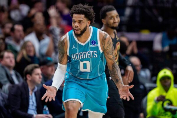 A troca de Miles Bridges é mais uma jogada míope do Suns